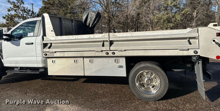 image for item DW4424 2023 Ford F600 flatbed truck