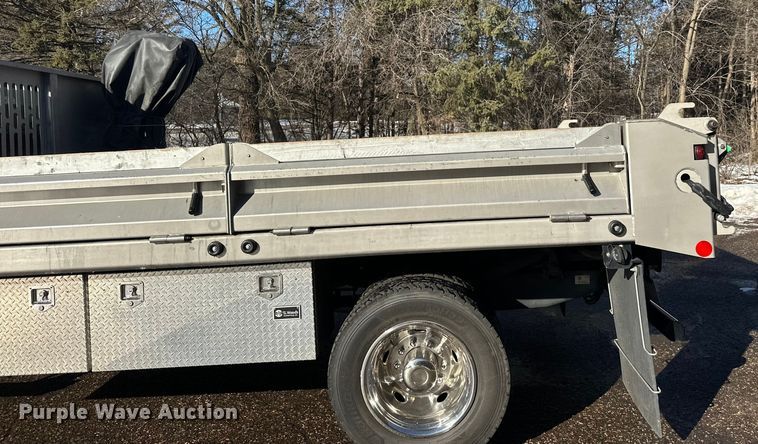 image for item DW4424 2023 Ford F600 flatbed truck