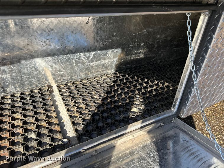 image for item DW4424 2023 Ford F600 flatbed truck