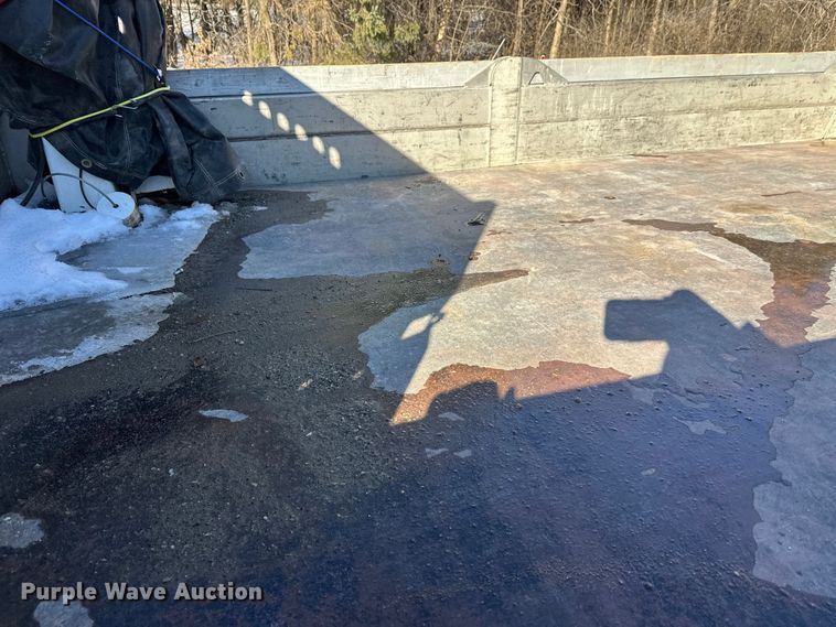 image for item DW4424 2023 Ford F600 flatbed truck