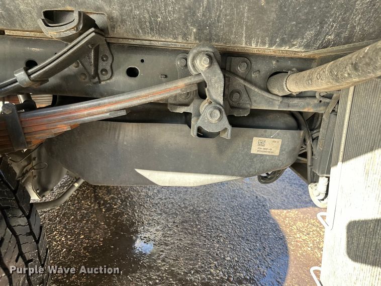 image for item DW4424 2023 Ford F600 flatbed truck