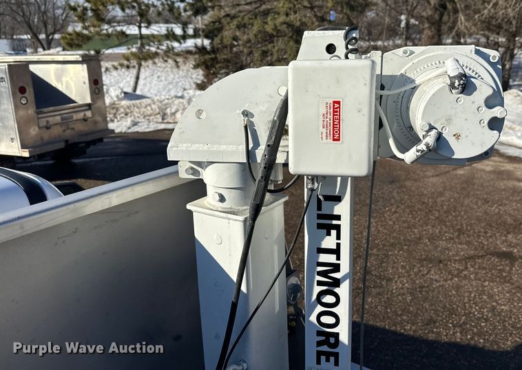 image for item DW4424 2023 Ford F600 flatbed truck