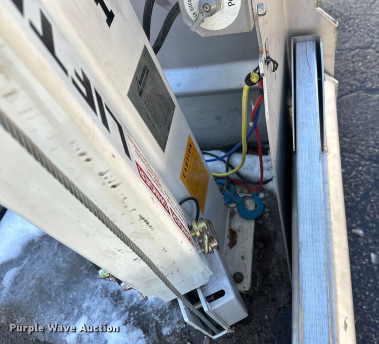 image for item DW4424 2023 Ford F600 flatbed truck