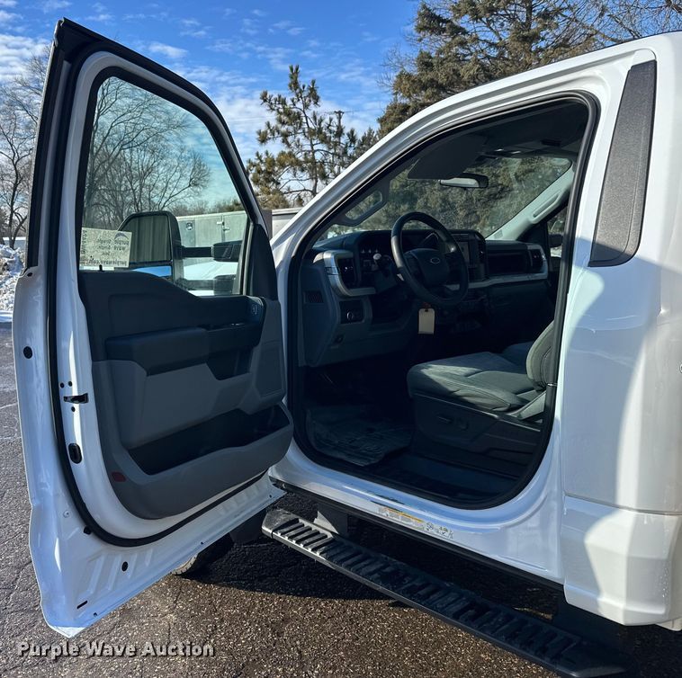 image for item DW4424 2023 Ford F600 flatbed truck