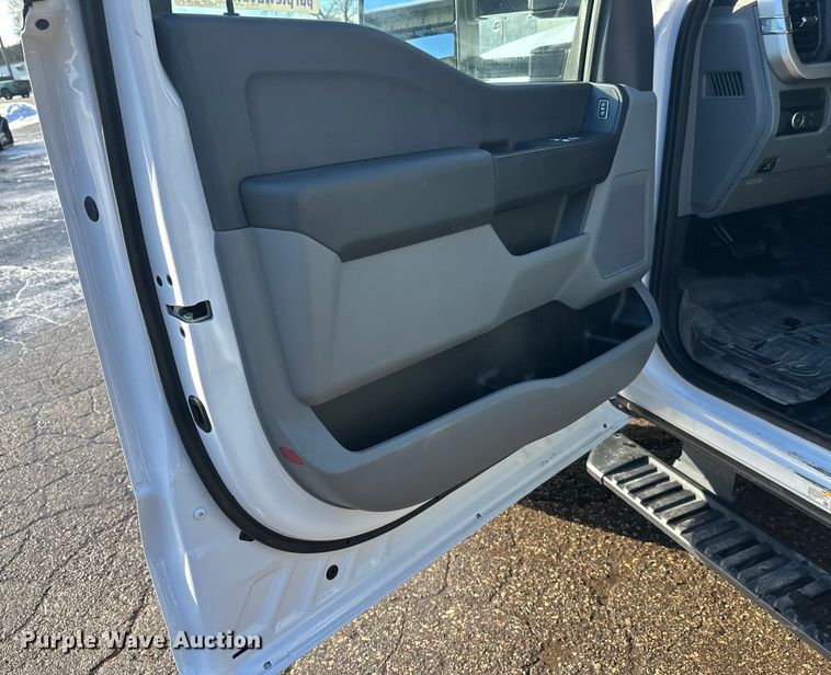 image for item DW4424 2023 Ford F600 flatbed truck