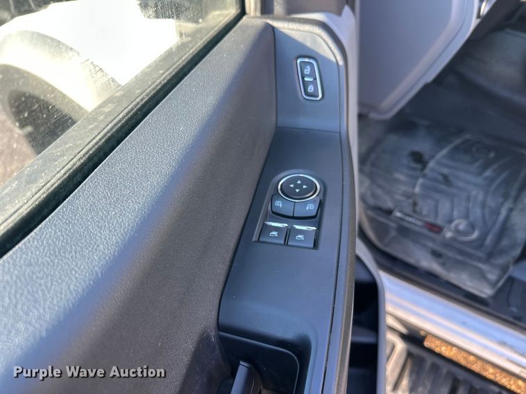 image for item DW4424 2023 Ford F600 flatbed truck