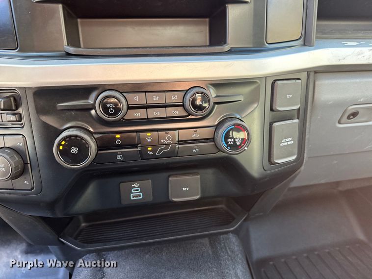 image for item DW4424 2023 Ford F600 flatbed truck