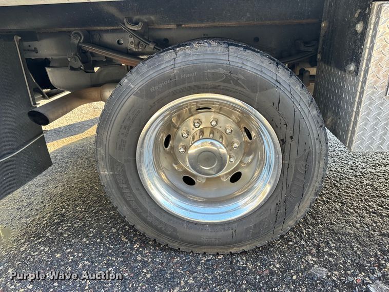 image for item DW4424 2023 Ford F600 flatbed truck