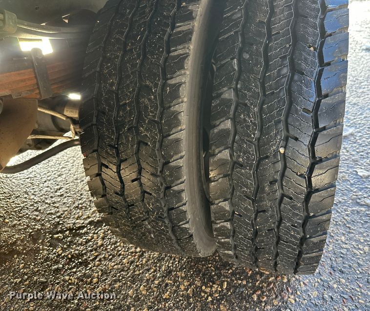 image for item DW4424 2023 Ford F600 flatbed truck