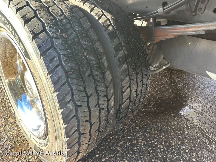 image for item DW4424 2023 Ford F600 flatbed truck