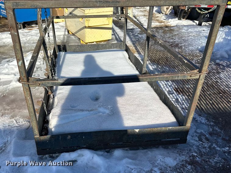 image for item DW4425 Man basket