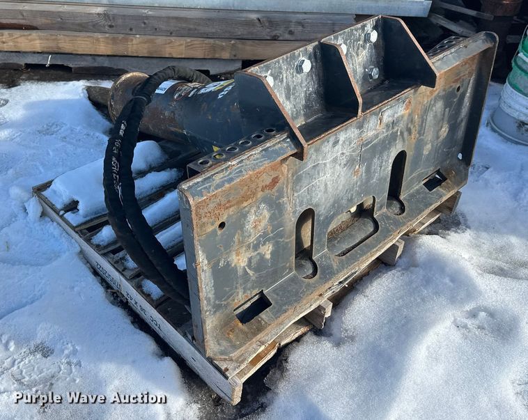 image for item DW4426 Bobcat HB1180 skid steer breaker