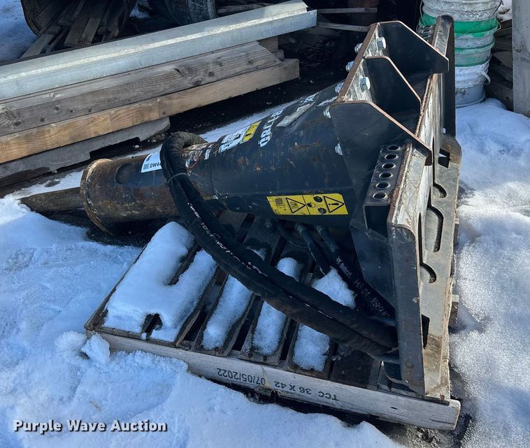 image for item DW4426 Bobcat HB1180 skid steer breaker