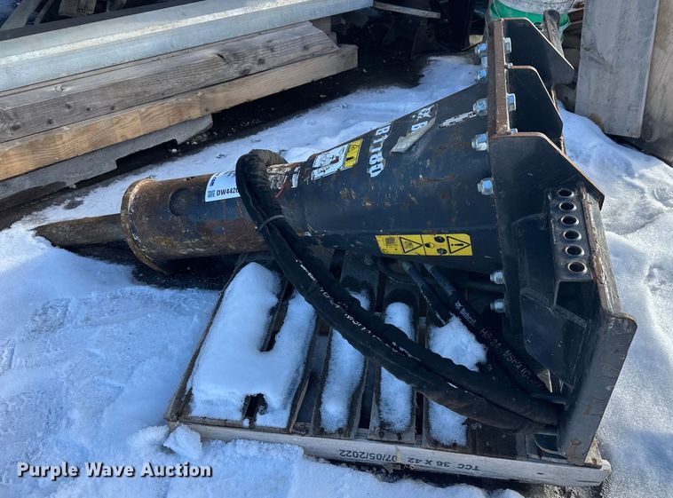 image for item DW4426 Bobcat HB1180 skid steer breaker