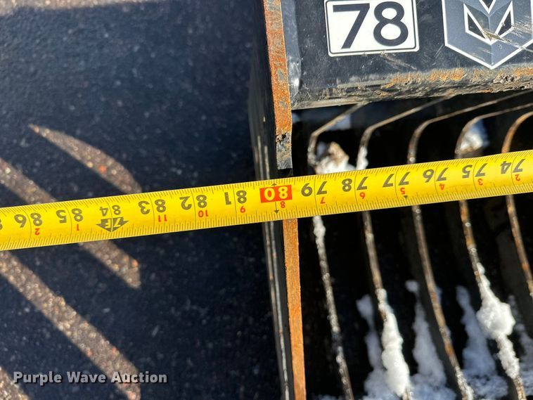 image for item DW4431 Virnig skid steer rock bucket