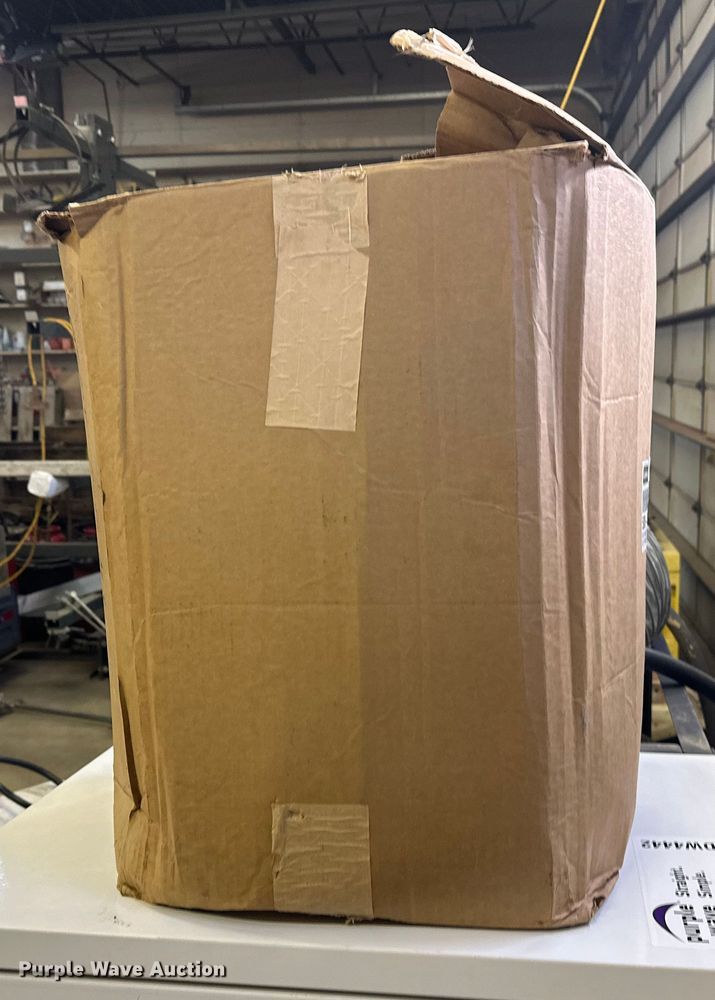 image for item DW4442 (10) heaters