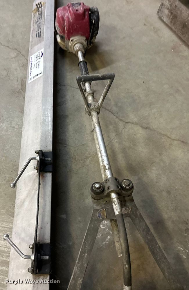 image for item DW4459 Vibra strike power screed