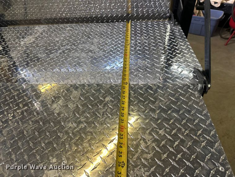 image for item DW4462 Lift Gator end gate lift