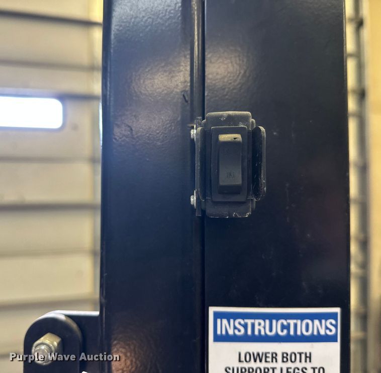 image for item DW4462 Lift Gator end gate lift