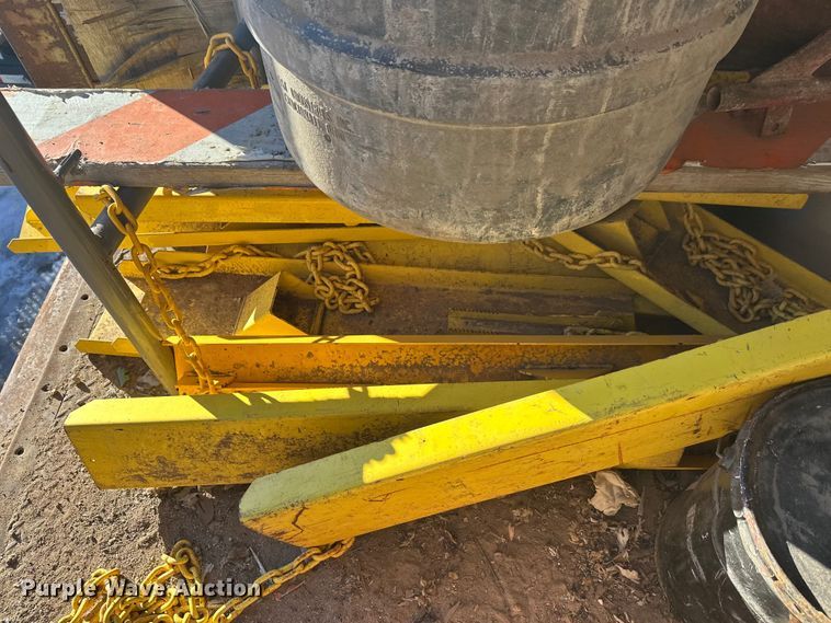 image for item DW4464 (9) foot lock system