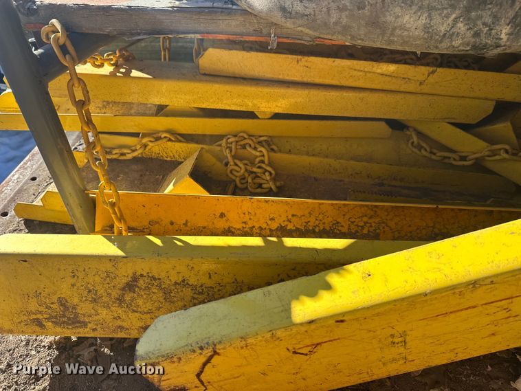 image for item DW4464 (9) foot lock system