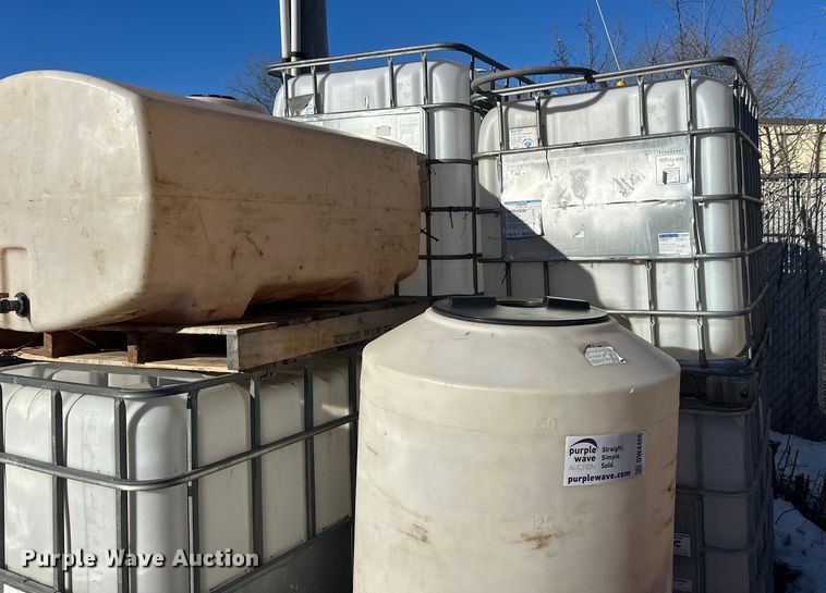 image for item DW4466 (10) poly tanks