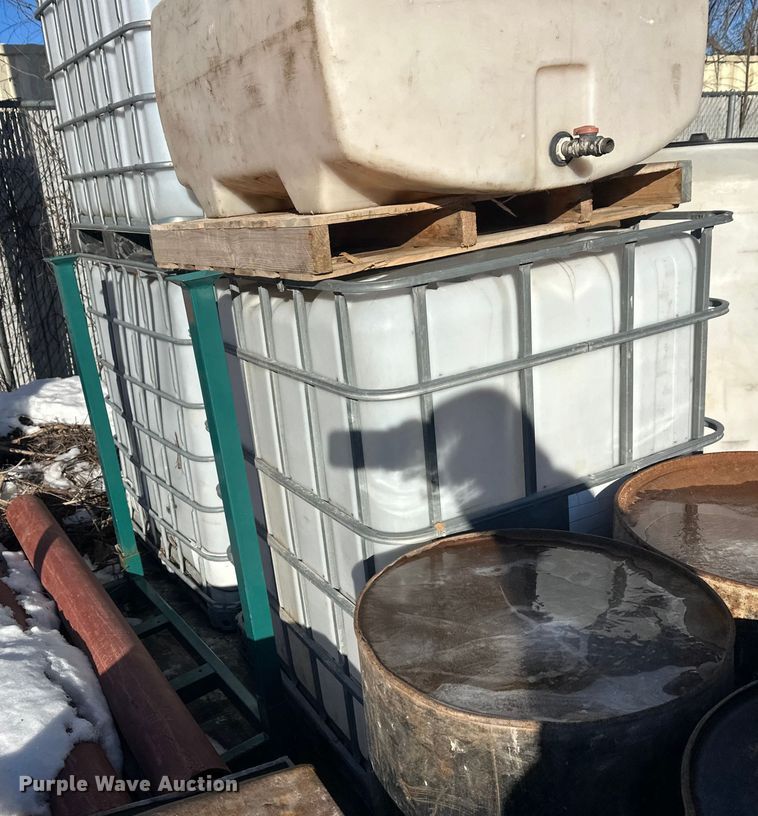 image for item DW4466 (10) poly tanks