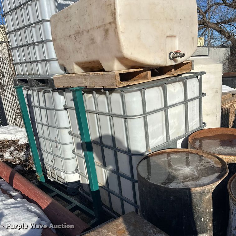 image for item DW4466 (10) poly tanks