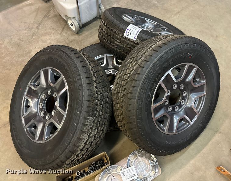 image for item DW4469 (4) 275/70R18 tires and wheels