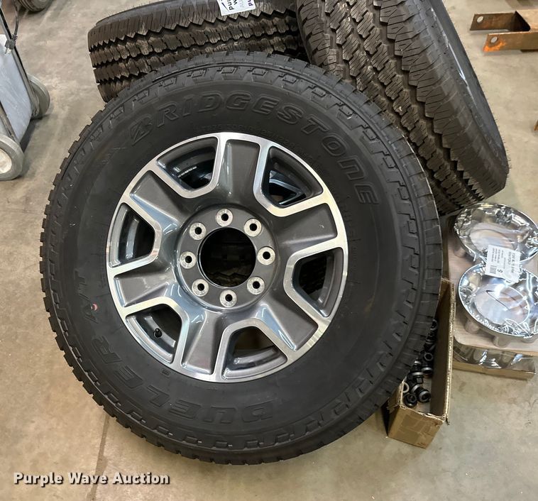 image for item DW4469 (4) 275/70R18 tires and wheels