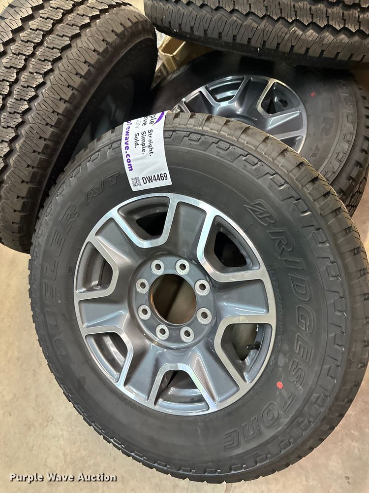 image for item DW4469 (4) 275/70R18 tires and wheels