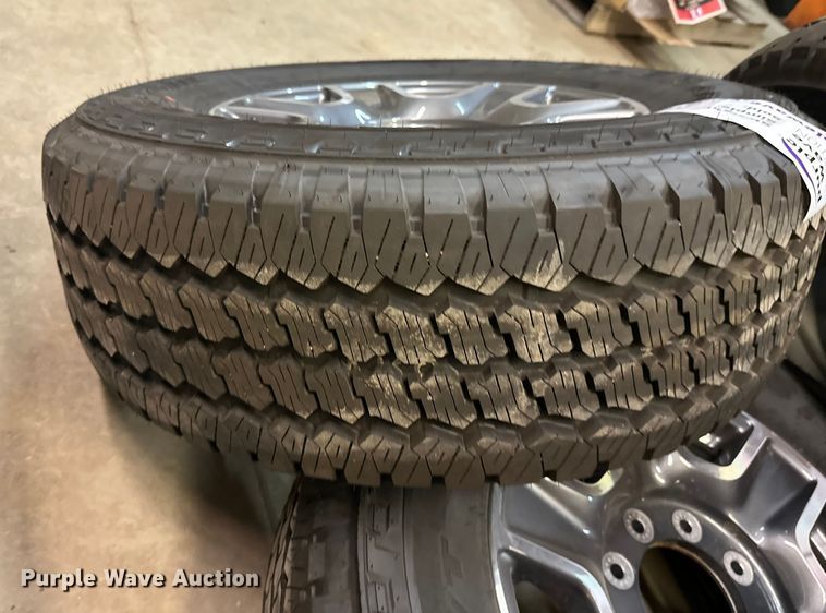 image for item DW4469 (4) 275/70R18 tires and wheels