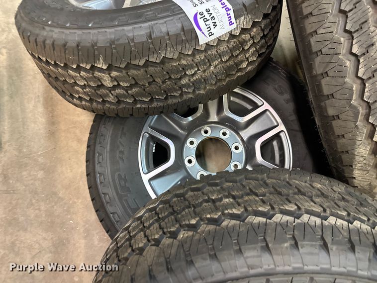 image for item DW4469 (4) 275/70R18 tires and wheels