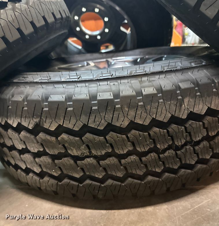 image for item DW4469 (4) 275/70R18 tires and wheels