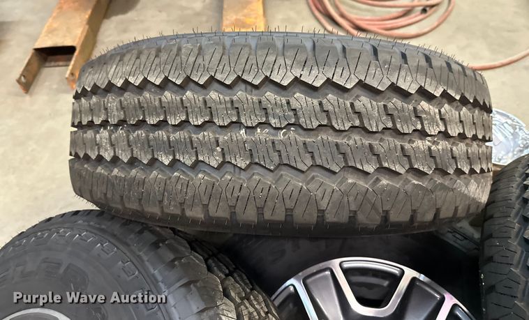 image for item DW4469 (4) 275/70R18 tires and wheels
