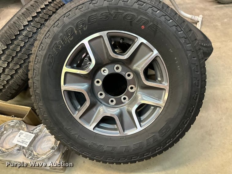 image for item DW4469 (4) 275/70R18 tires and wheels