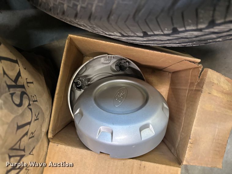 image for item DW4470 (4) 275/65R18 tires and wheels