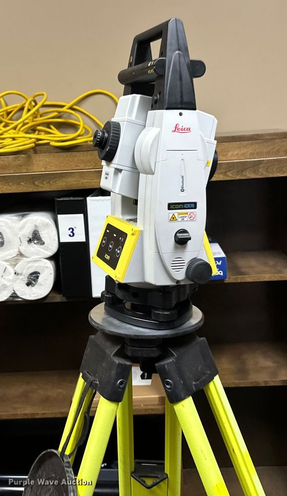 image for item DW4481 Leica Total Station R500 icon cc200 tablet surveying equipment