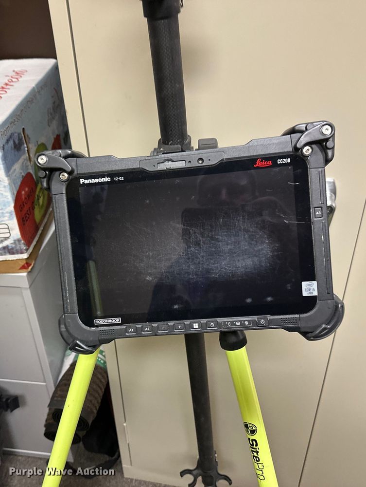 image for item DW4481 Leica Total Station R500 icon cc200 tablet surveying equipment