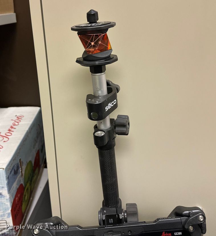 image for item DW4481 Leica Total Station R500 icon cc200 tablet surveying equipment