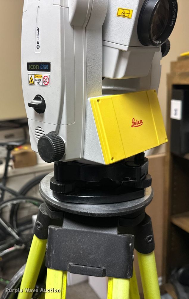 image for item DW4481 Leica Total Station R500 icon cc200 tablet surveying equipment