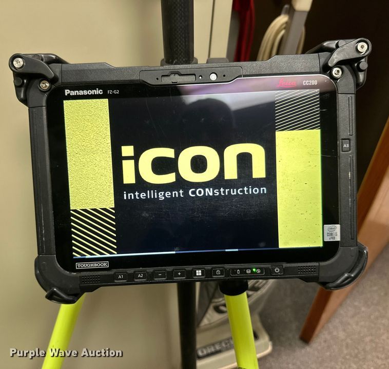 image for item DW4481 Leica Total Station R500 icon cc200 tablet surveying equipment