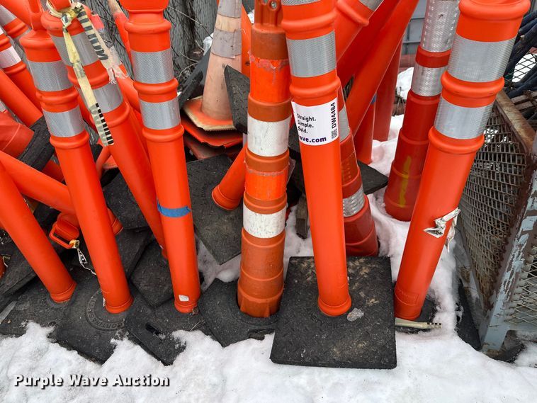image for item DW4484 Safety cones