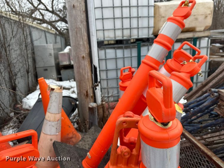 image for item DW4484 Safety cones