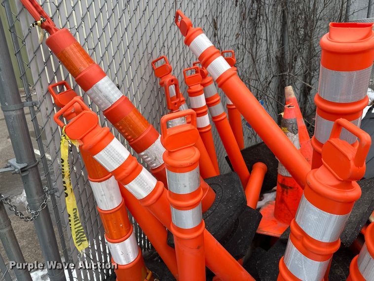image for item DW4484 Safety cones