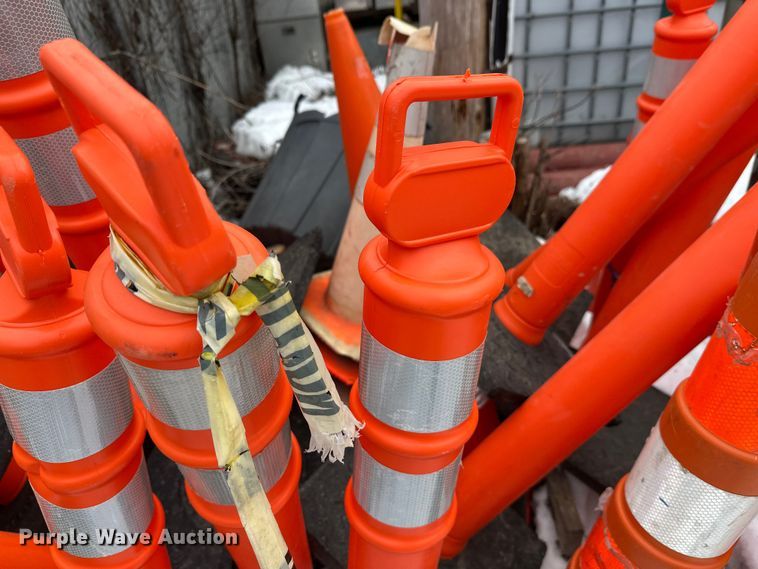 image for item DW4484 Safety cones