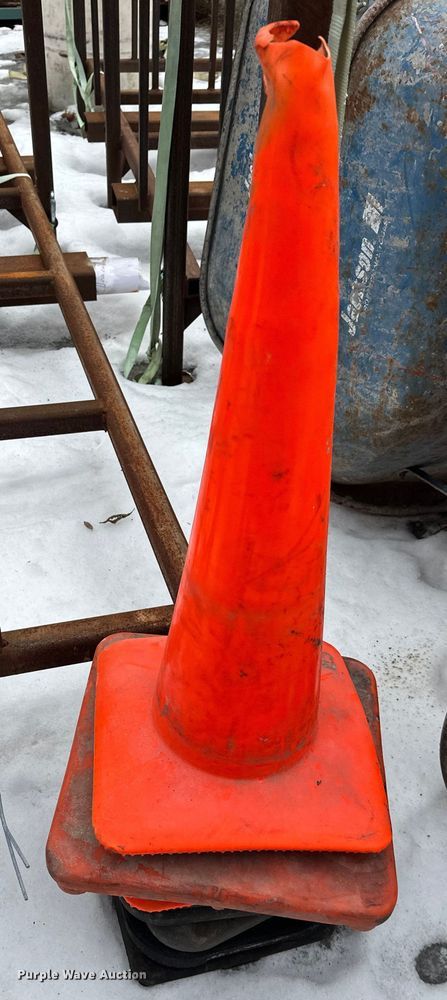 image for item DW4484 Safety cones