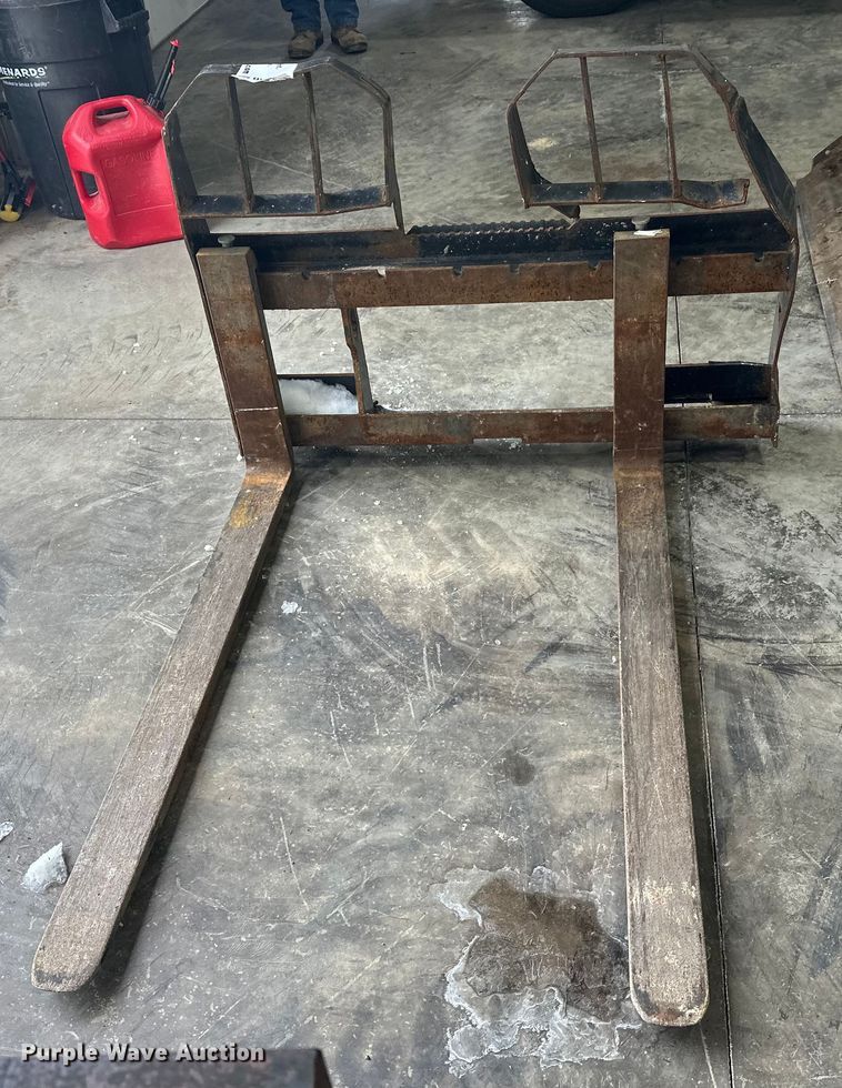 image for item DW4485 Bobcat skid steer forks