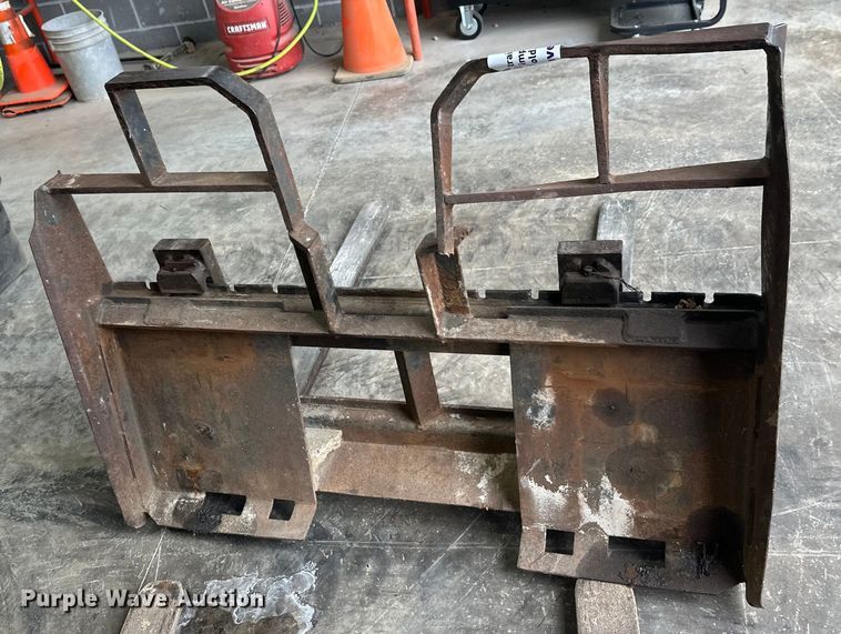 image for item DW4486 (2) skid steer forks