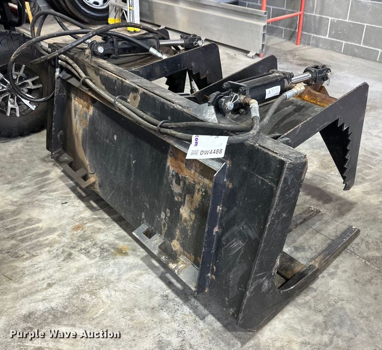 image for item DW4488 Skid steer grapple bucket